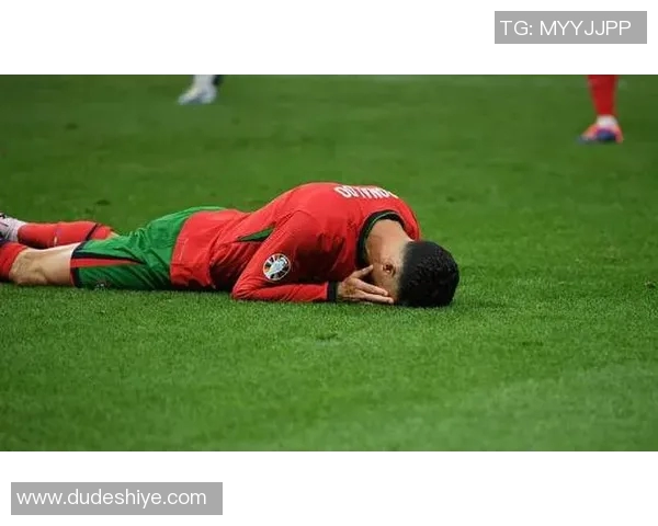 C罗与切赫的巅峰对决谁能在足球历史上留下更深刻的印记 C罗与切赫的巅峰对决谁能在足球历史上留下更深刻的印记