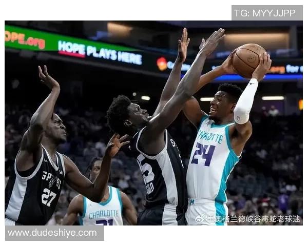 发展联盟马刺与毒蛇的激烈对决展现年轻球员的无限潜力与未来希望