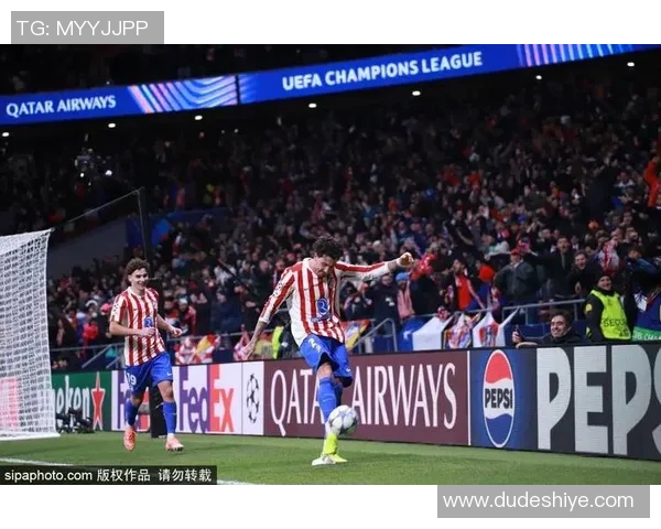 莱万带领球队再创辉煌赛季表现引发球迷热议与期待 莱万带领球队再创辉煌赛季表现引发球迷热议与期待