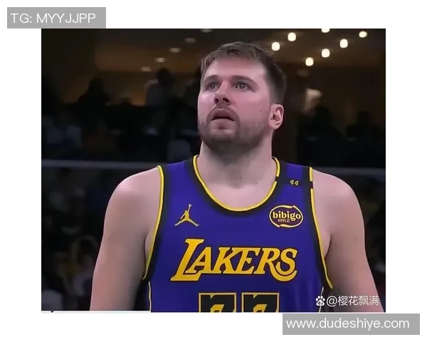 湖人对阵灰熊比赛裁判表现分析及争议判罚回顾