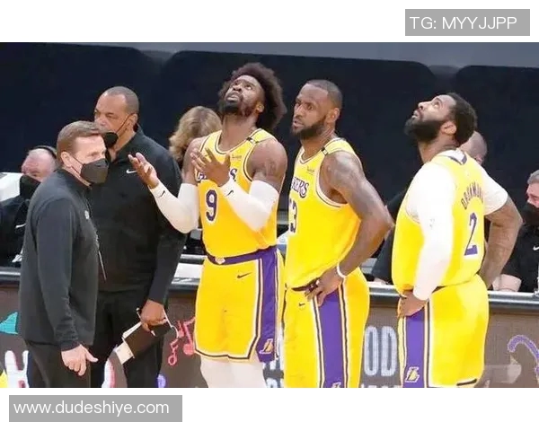 火箭与湖人激战天王山巅峰对决谁将书写传奇新篇章