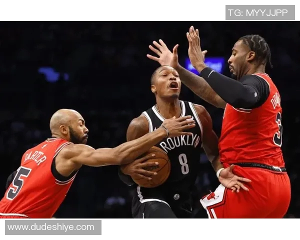 尼克斯与马刺激战正酣NBA赛场再现经典对决精彩瞬间回顾